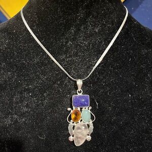 Sterling 925 silver pendant necklace on silver chain 18”.